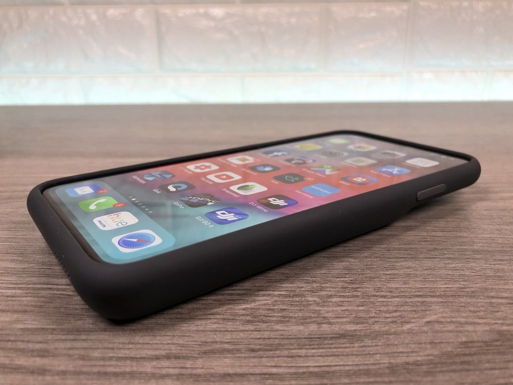 Official iPhone XS Max Silicone Case - Black Review 