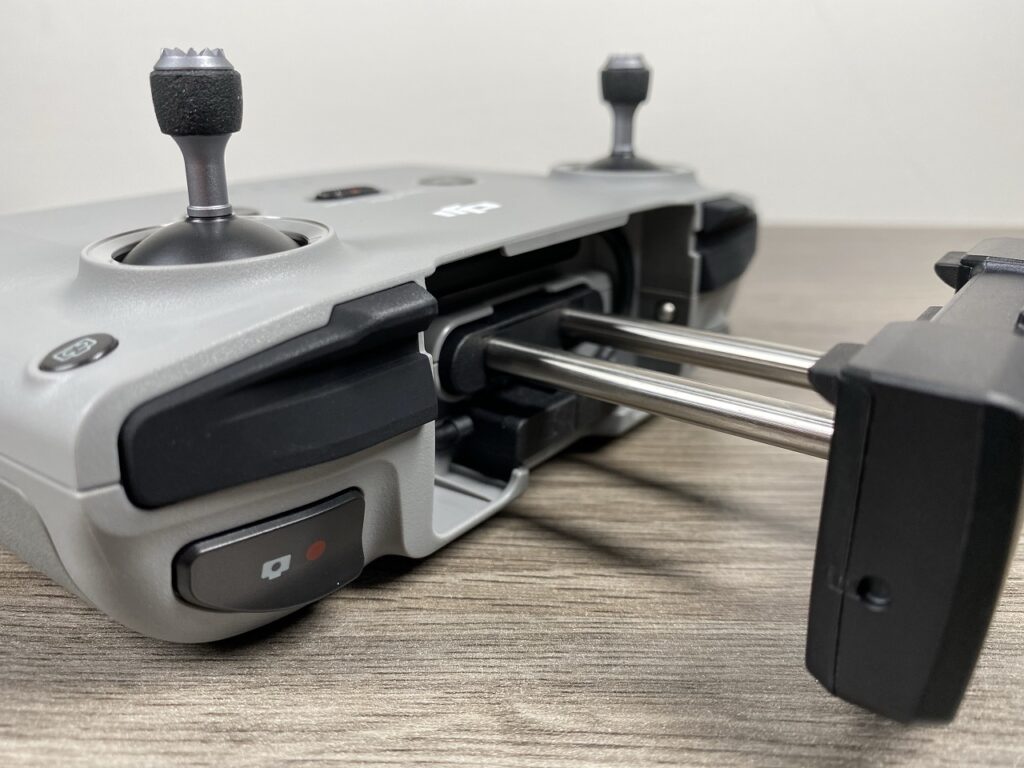 A closer look at the DJI Mavic Air 2 controller.